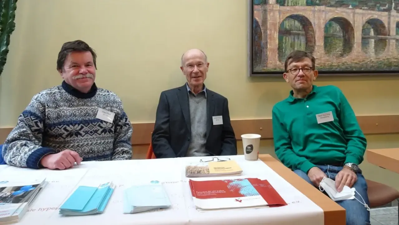 Klaus Konz, Günter Thimm und Peter Bönning am Infostand